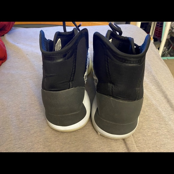 adidas yeezy quantum - Picture 4 of 7